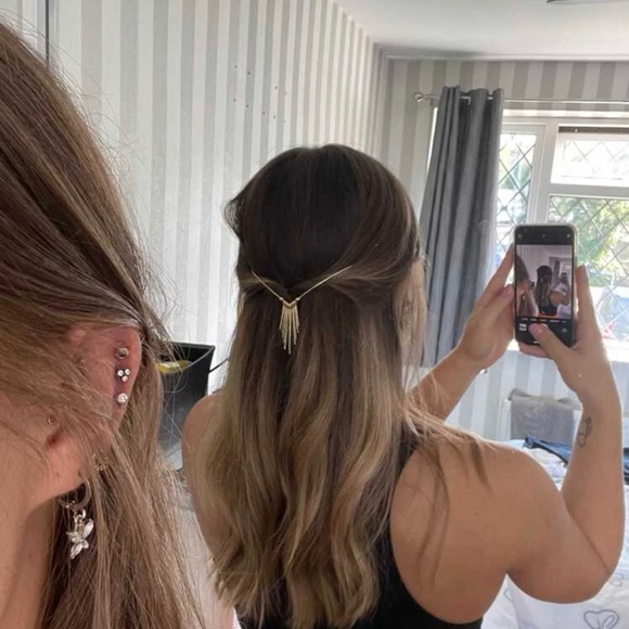 Women’s Metal Tassel Decorative Headband - Picture 4 of 4